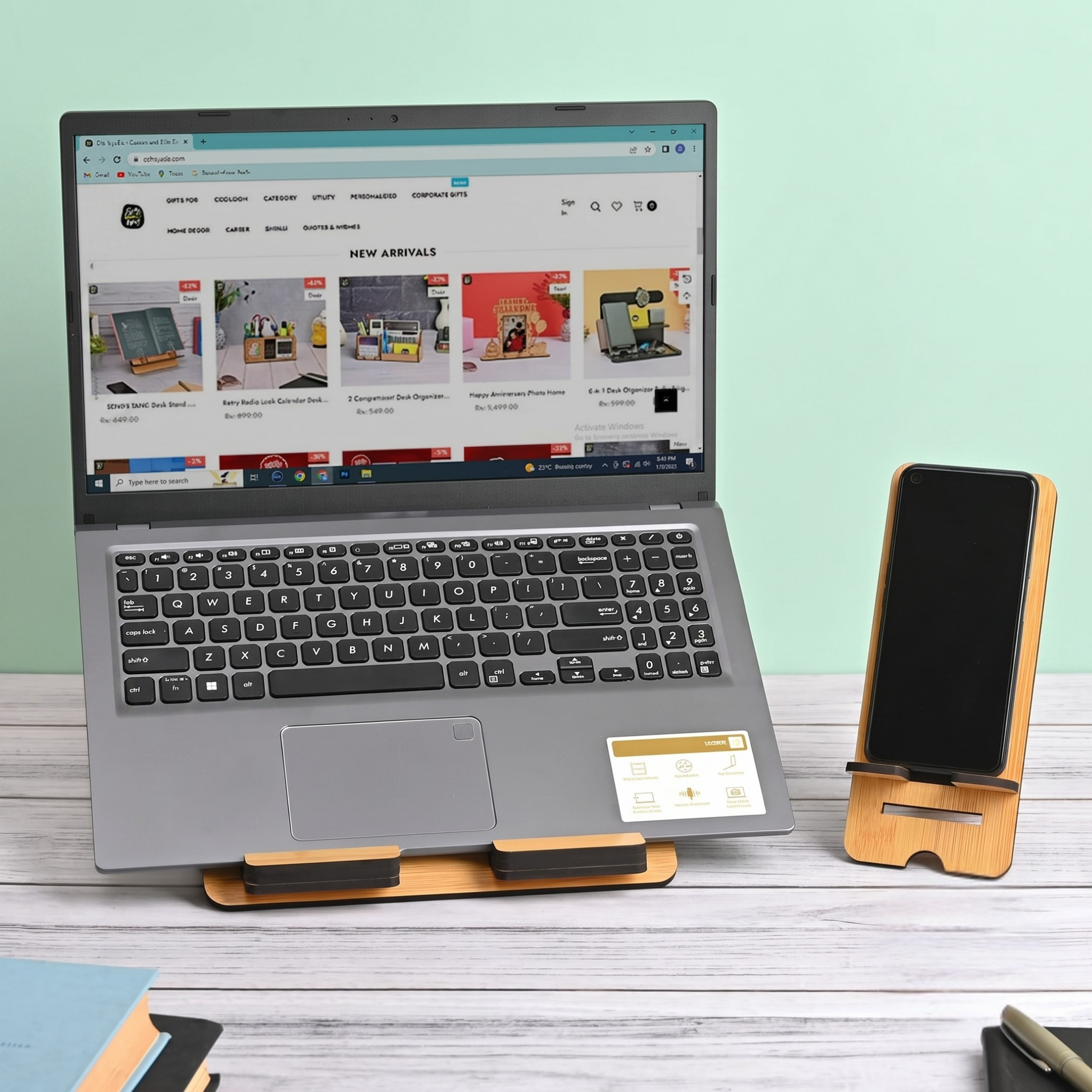 Desks All-in-1 Table Top for Laptop With Mouse Pad & Desk Organizer Coaster Wooden Floor and Desk Stand Rotatable Laptop Stand with Adjustable Height Compatible with Universal Laptops (Brown)