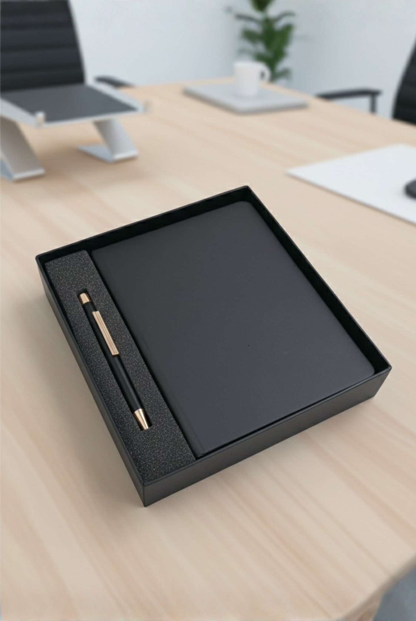 incmplt-Executive Corporate Gift Set – Premium Diary & Pen